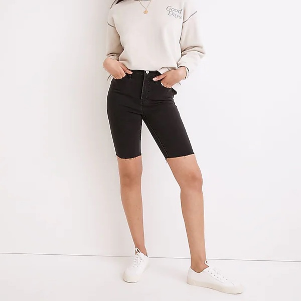 Madewell Roadtripper Supersoft Biker Shorts in Lunar Wash
